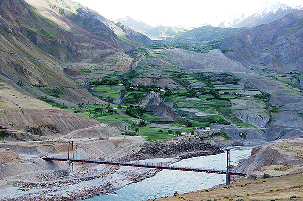 The-vanj-bridge--afghanistan-and-tajikistan