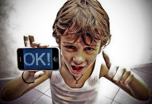 Iphone and Filippo - Dave Hill Effect