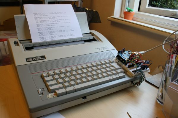 Twitter Monitoring Typewriter (TwypWriter)