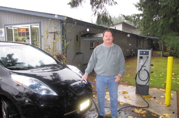 Steve Marsh 100,000 mile driver with his 2011 Nissan LEAF