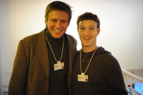 Mark Zuckerberg, CEO of Facebook with Phillip Rosedale, CEO of Linden Labs