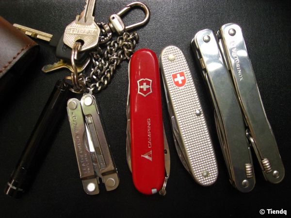 MagLite Solitaire AAA - Leatherman Micra - Victorinox Camping - Wenger Army Soldier - Victorinox Spirit