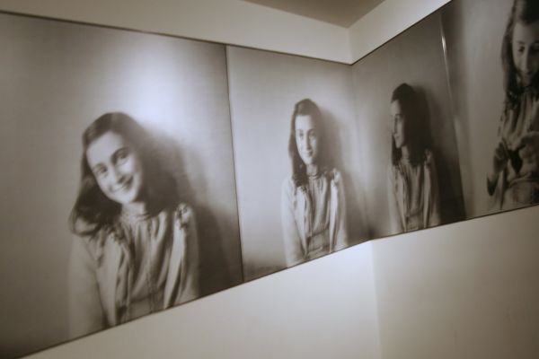 anne frank (2)