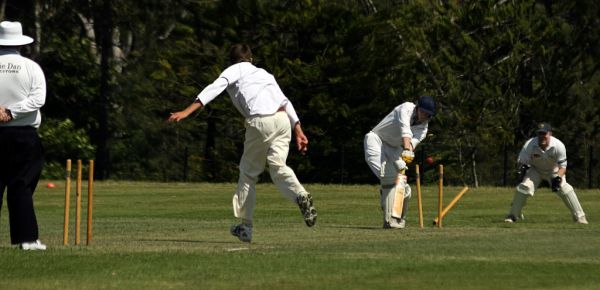 Uni Cricket: Johnny Loses Something
