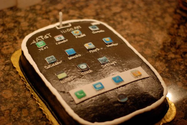 iPhone Birthday Cake