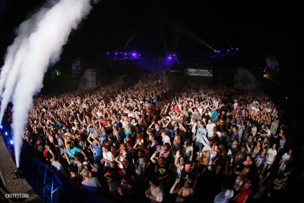 Crowd during Steve Aoki set, Dance Arena #EXIT2011
