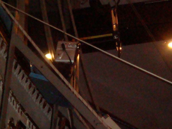 Ehhhhhhhhhh ¿Una minidv grabando justo encima del proyector ? No quiero ser mal pensada...