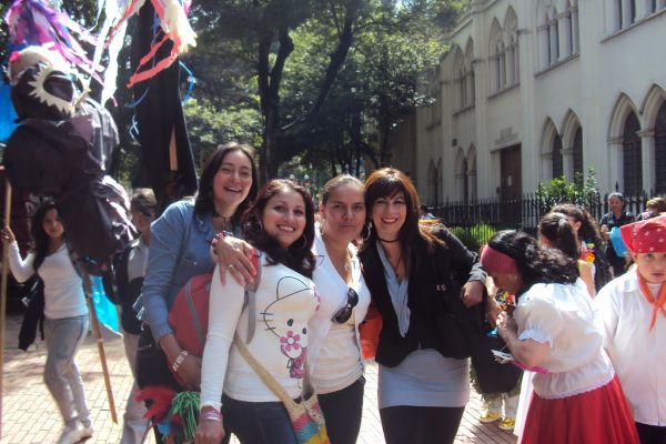 COMPARSA DEL COLEGIO MARCO TULIO FERNANDEZ EN LA PLAZA DE LOURDES BOGOTA. FESTIVAL ARTISTICO ESCOLAR 2011 SEDES A-B-C-D (9)
