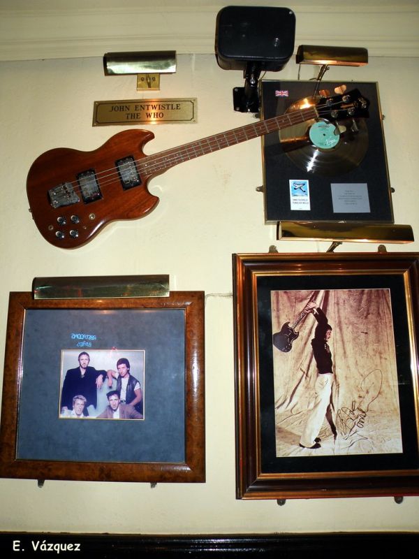 JOHN ENTWISTLE. HARD ROCK CAFE , ACAPULCO