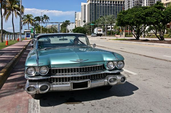 they are not just beautiful, the old cars