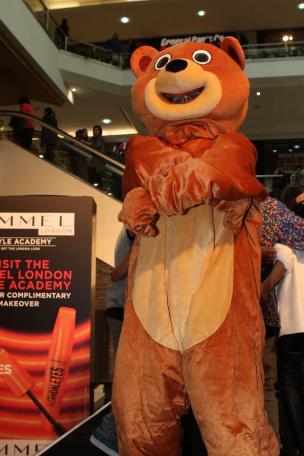 Johnny Ruffo, Rimmel, Girlfriend model search