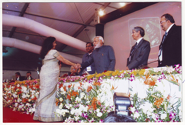 Hina Shah with Narendra Modi, CM, Gujarat