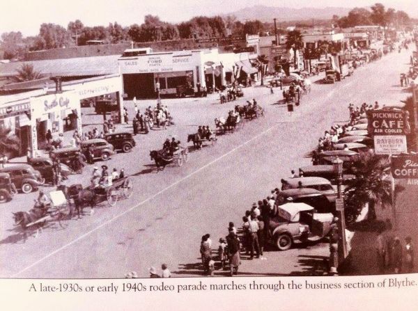 Blythe Parade Meet me at the Pickwick