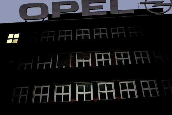 The last one switch off the light. - El último que apague la luz. - Der Letzte macht das Licht aus.
