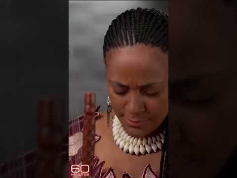 Sona Jobarteh, the first woman to master the kora #shorts #60Minutes #Kora