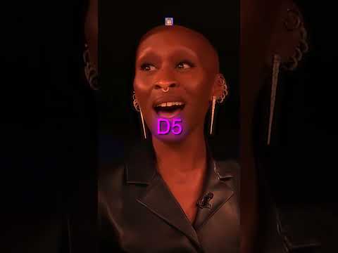 Sabrina Carpenter Hits WILD High Note 👑