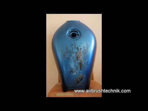 Airbrush-Design auf Motorradtank vom Airbrush-Studio München
