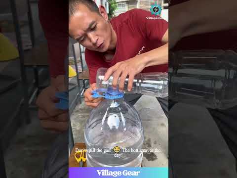 Emergency Funnel DIY! 😎 Plastic Bottle to the Rescue! #diylifehack #recycle #genius #motorcycle