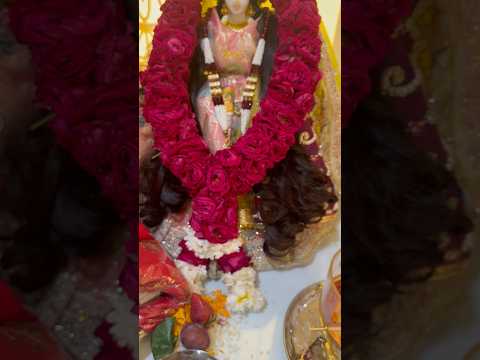 Pyara saza hai tera dwaar Bhawani 🥹#shots#youtubeshorts#maa#bhawani#matavaishnodevi#matarani#video
