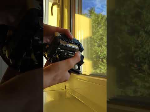 Inserting a MiniDV tape into a Sony DCR-HC14E #sony  #camcorder #handycam #nostalgia