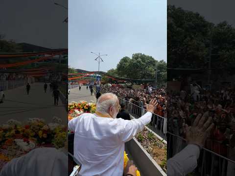 Streets packed in Kochi as PM Modi greets supporters during grand roadshow