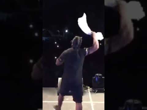 Mandella linkz is performing live in Barbados 🇧🇧.