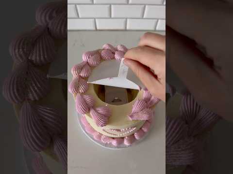 Which proposal cake is your favorite and which one do you think he chose?