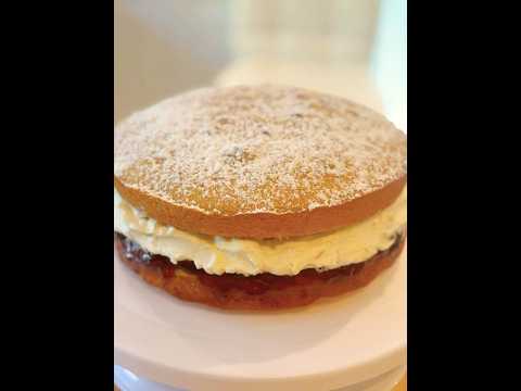 VICTORIA SPONGE CAKE RECIPE!