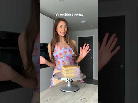 I made my own birthday cake 🙈 #birthdaycake #cakedecorating